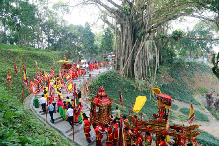 Đền Thượng - Nơi thời Đức Thánh Trần.