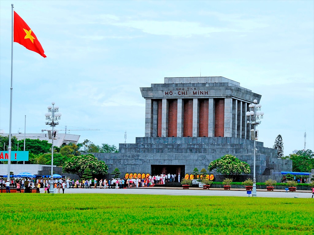 Tuân thủ mọi quy tắc khi đế thăm viếng Lăng Chủ tịch Hồ Chí Minh
