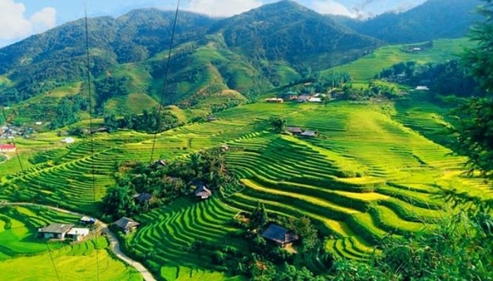 Thiên nhiên tại bản Má Tra thu hút nhiều du khách đến tham quan