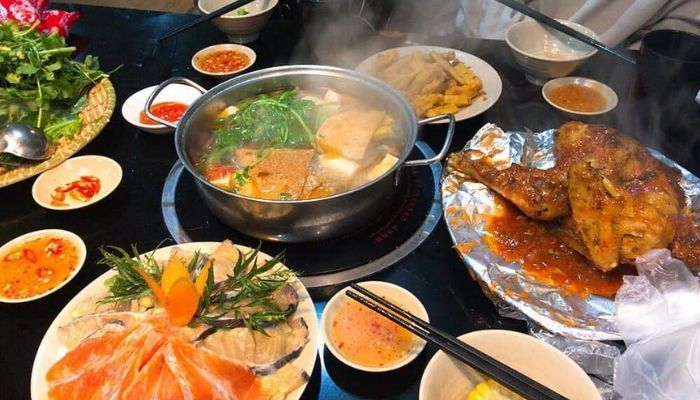 Khám phá những quán lẩu cá hồi SaPa trứ danh giữa trung tâm