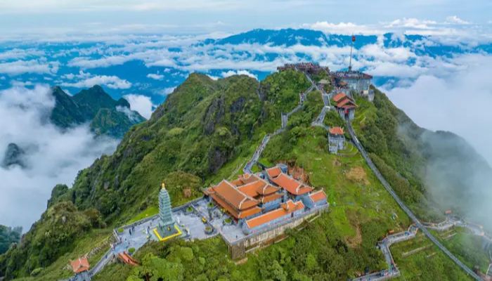 Hành trình chinh phục Fansipan trải nghiệm trekking đáng nhớ nhất